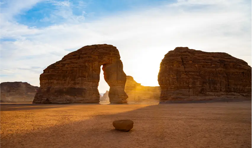 VIAJE VIAJE ARABIA SAUDITA ALULA RIAD TVG 5678