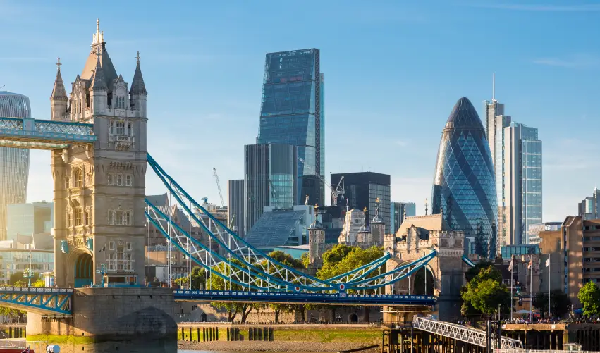 Viaje londres paris e italia en bus  desde Cancún