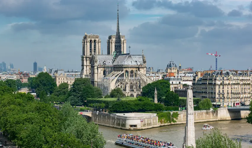 Viaje madrid y paris   desde Mérida