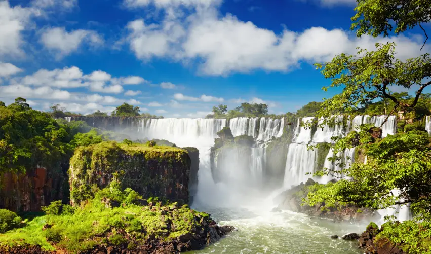 VIAJE CRUCE DE LAGOS, VINOS Y CATARATAS  DESDE CANCÚN