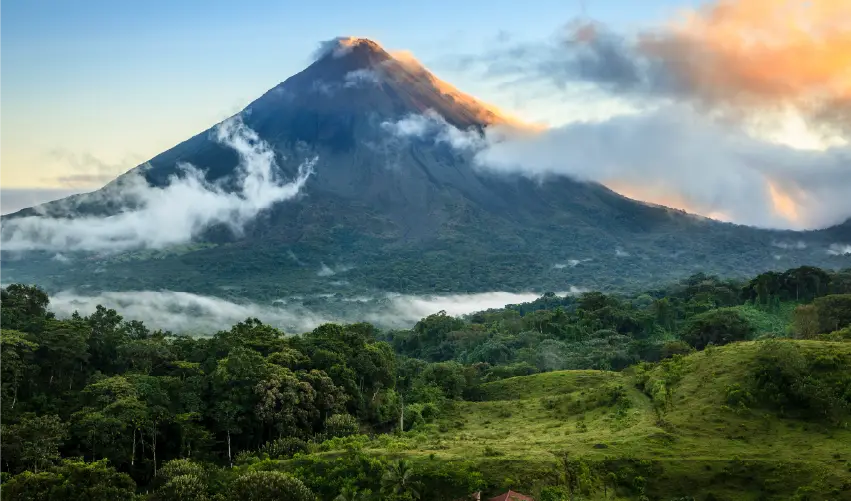 Viaje costa-rica-entre-volcanes-y-bosques  desde Cancún