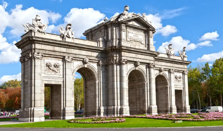 Viaje ronda-iberica-madrid-oporto-solo-terrestre 