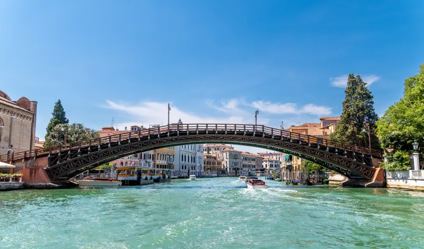 Viaje europa-a-completo-solo-terrestre  desde Mérida